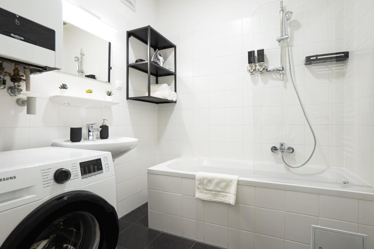 Bright 3-Room Apartment With A King-Size Bed فيينا المظهر الخارجي الصورة